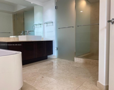 150 Sunny Isles Blvd - Photo Thumbnail 16