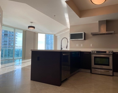 150 Sunny Isles Blvd - Photo Thumbnail 6