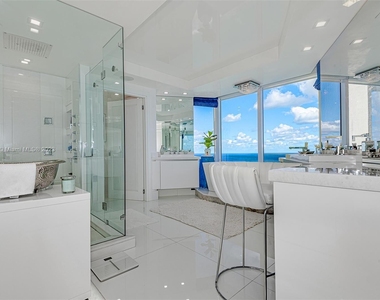 17555 Collins Ave - Photo Thumbnail 25