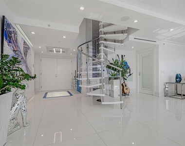 17555 Collins Ave - Photo Thumbnail 1