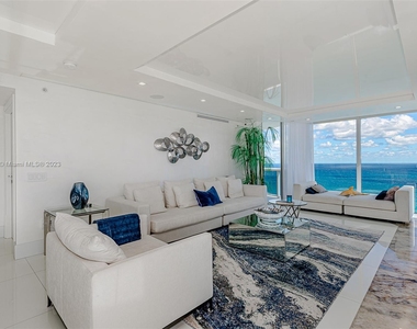 17555 Collins Ave - Photo Thumbnail 3