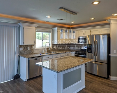 7001 Desert Clover Court - Photo Thumbnail 19