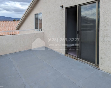 7001 Desert Clover Court - Photo Thumbnail 1