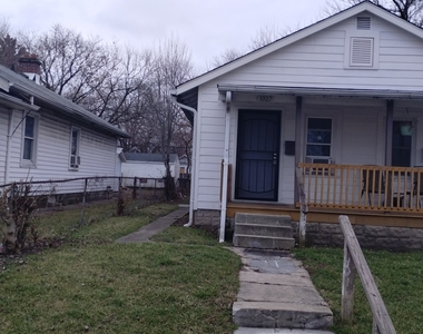 1327 E Bradbury Avenue - Photo Thumbnail 1