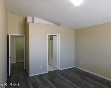 2120 Hazel Croft Way - Photo Thumbnail 14