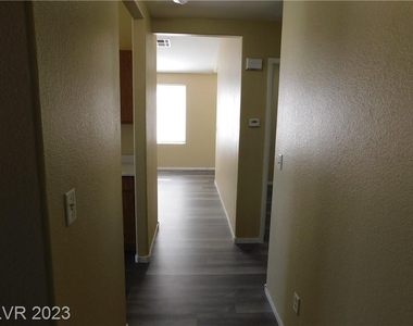 2120 Hazel Croft Way - Photo Thumbnail 16