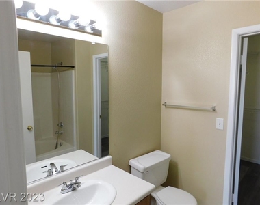 2120 Hazel Croft Way - Photo Thumbnail 15