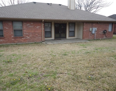 2205 Wimbledon Drive - Photo Thumbnail 1