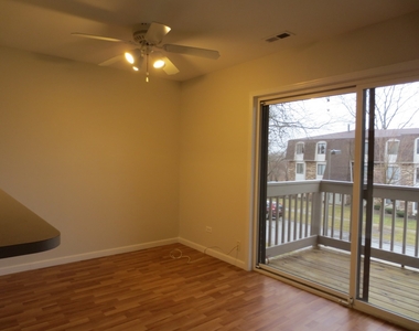 219 W Court Of Shorewood - Photo Thumbnail 3