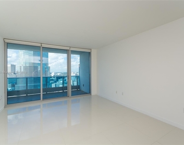 200 Biscayne Boulevard Way - Photo Thumbnail 1