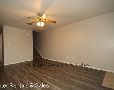 139 Ryan Cir - Photo Thumbnail 2