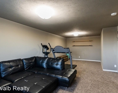 5908 S 191 Terrace - Photo Thumbnail 12