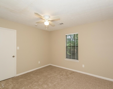 4348 Woodcrest Court - Photo Thumbnail 11