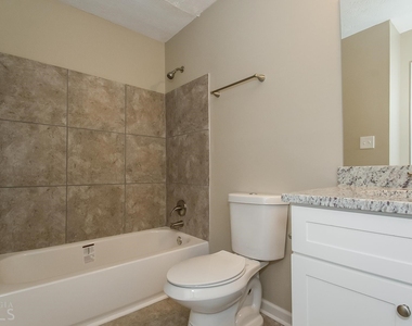 4348 Woodcrest Court - Photo Thumbnail 12