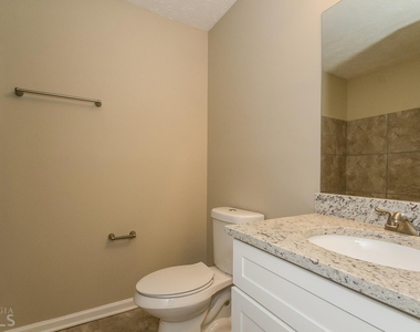 4348 Woodcrest Court - Photo Thumbnail 13