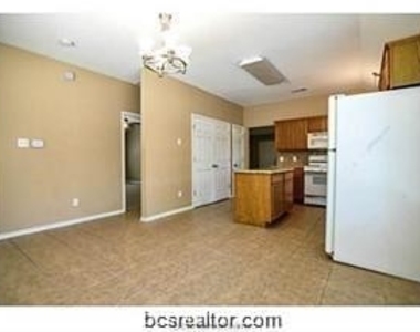 2307 Carnation Court - Photo Thumbnail 10