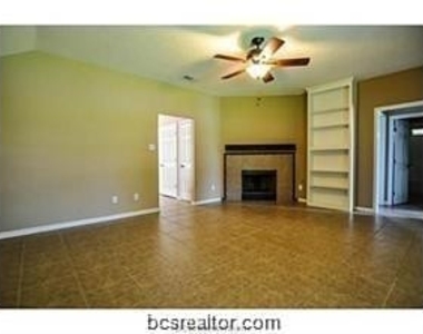 2307 Carnation Court - Photo Thumbnail 2