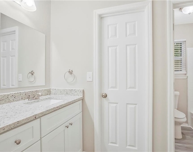 5593 Pennybrook Trail - Photo Thumbnail 7