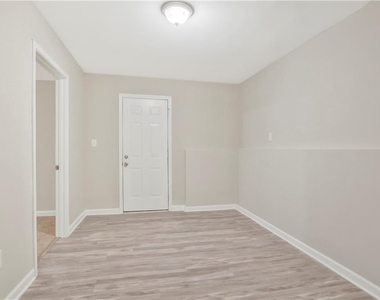 5593 Pennybrook Trail - Photo Thumbnail 24