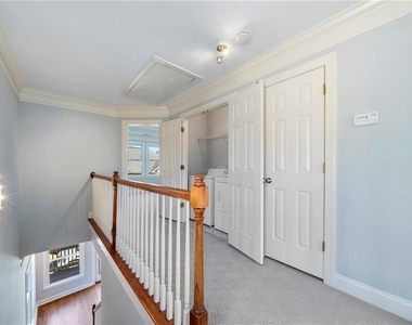 636 Irwin Street Ne - Photo Thumbnail 15