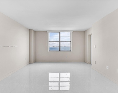 2333 Brickell Ave - Photo Thumbnail 24