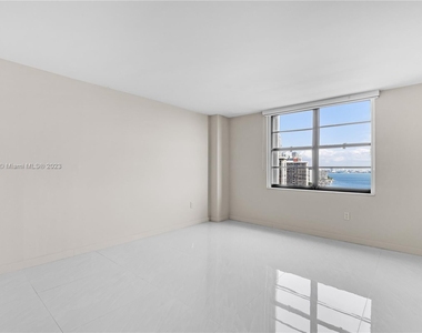 2333 Brickell Ave - Photo Thumbnail 22