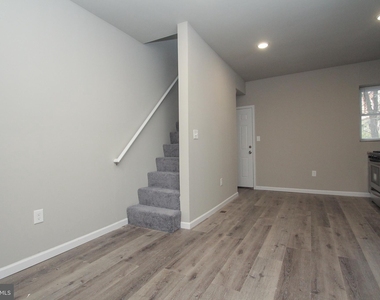 5513 Ludlow Street - Photo Thumbnail 9