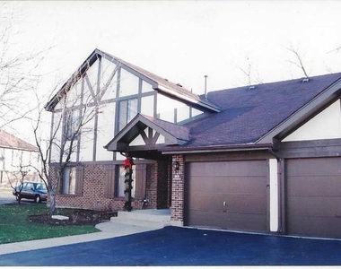 905 Knottingham Drive - Photo Thumbnail 0