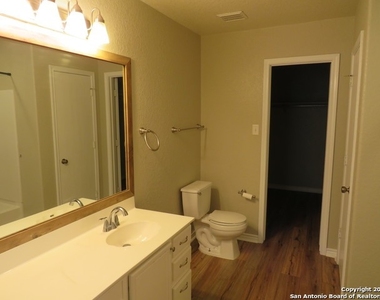 6814 Crest Pl - Photo Thumbnail 15