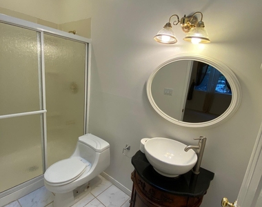 9516 Larrabee Ave - Photo Thumbnail 7