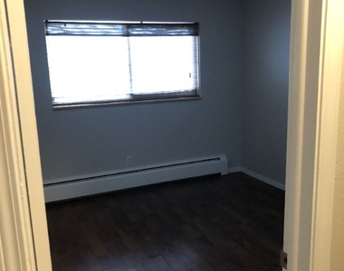 825 Oak Street #2 - Photo Thumbnail 2