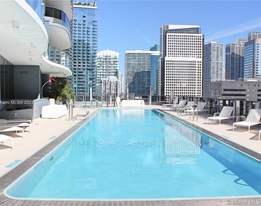 1000 Brickell Plz Unit 3404 - Photo Thumbnail 1