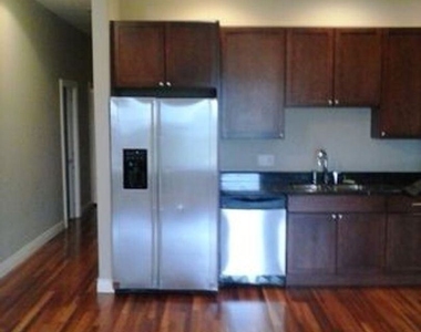 6320 S Greenwood Ave Unit 2 - Photo Thumbnail 1