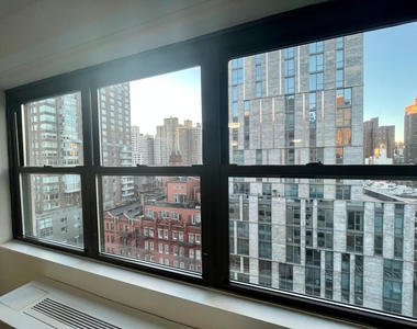 400 East 89th Street apt 12K - Photo Thumbnail 3