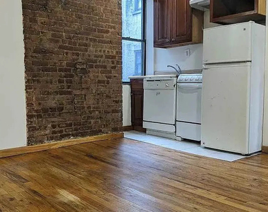 540 East 5th Street - Photo Thumbnail 2