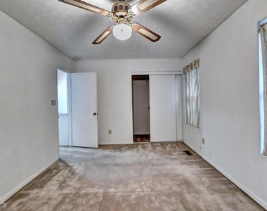 3241 Shadow Walk Lane - Photo Thumbnail 16