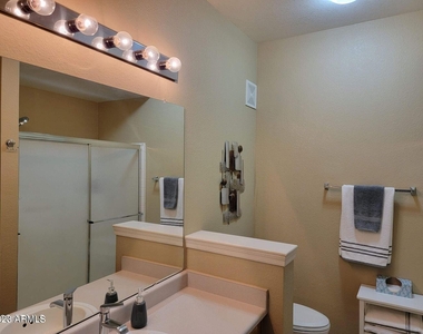 14950 W Mountain View Boulevard - Photo Thumbnail 7