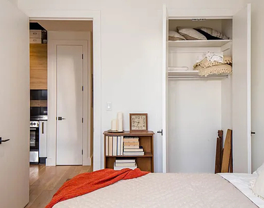 246 Johnson Avenue - Photo Thumbnail 5