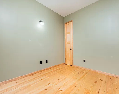212 Starr Street - Photo Thumbnail 8