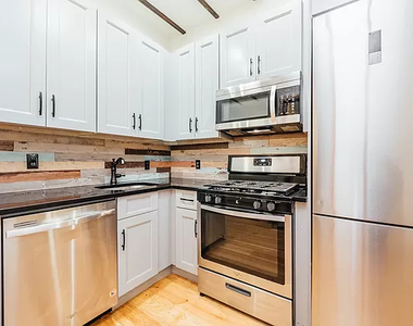 212 Starr Street - Photo Thumbnail 2