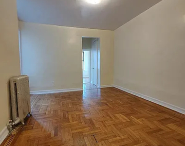 2600 Creston Ave - Photo Thumbnail 2