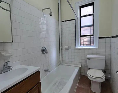 2600 Creston Ave - Photo Thumbnail 5