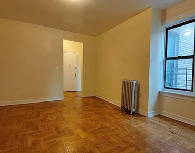 2600 Creston Ave - Photo Thumbnail 1