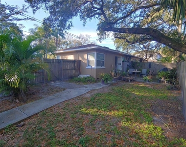 912 Lakeview Road - Photo Thumbnail 9