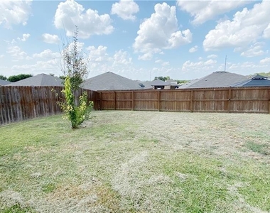 2104 Golden Eagle Drive - Photo Thumbnail 15