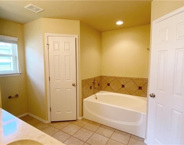 2104 Golden Eagle Drive - Photo Thumbnail 11