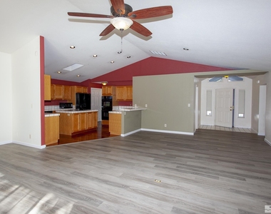 3654 Hemlock Way - Photo Thumbnail 2