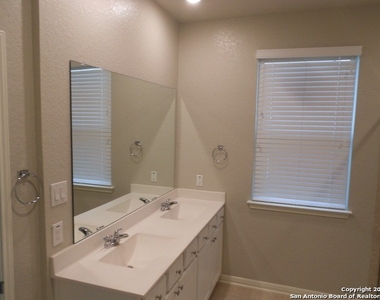 9729 Novacek Blvd - Photo Thumbnail 12