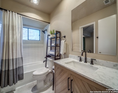 14122 Churchill Estates Blvd - Photo Thumbnail 7