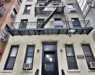 East 70th Street - Photo Thumbnail 4